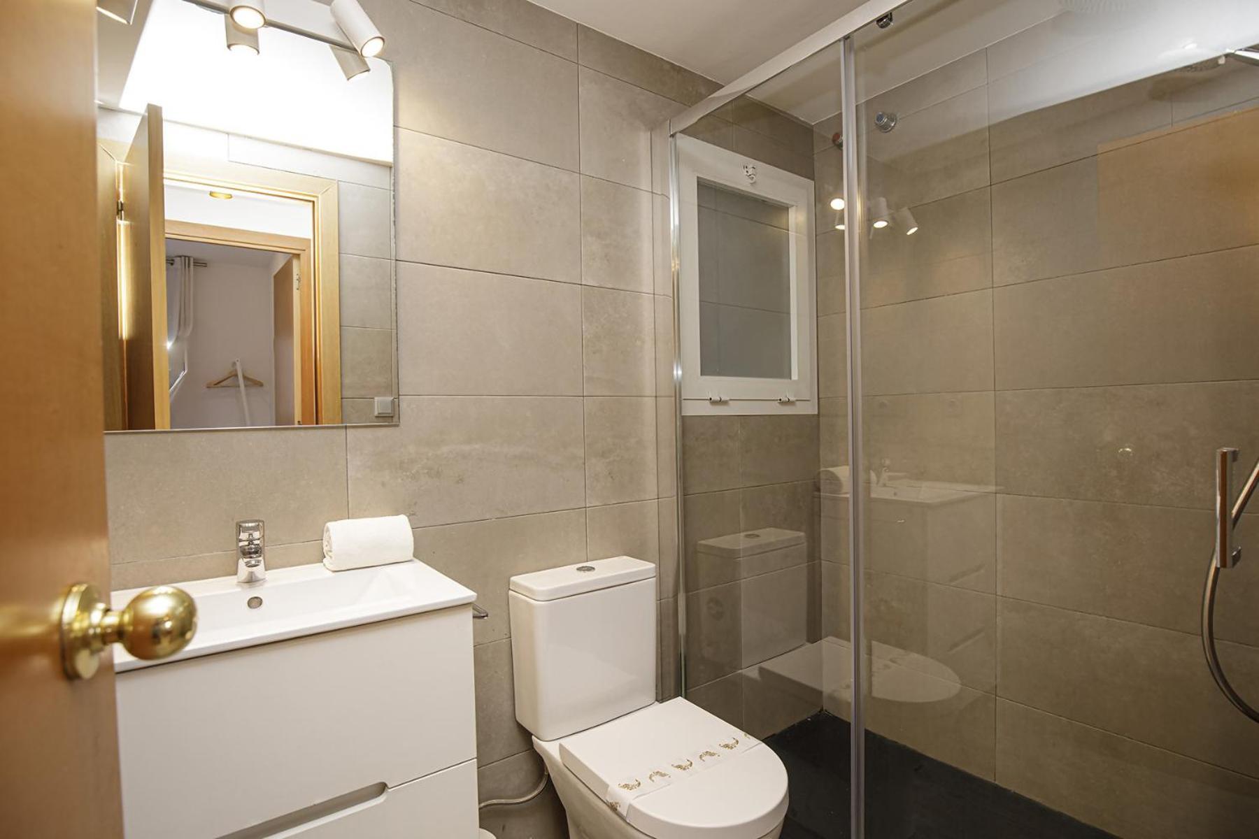 Apartamento Con Gran Terraza En Жирона Экстерьер фото
